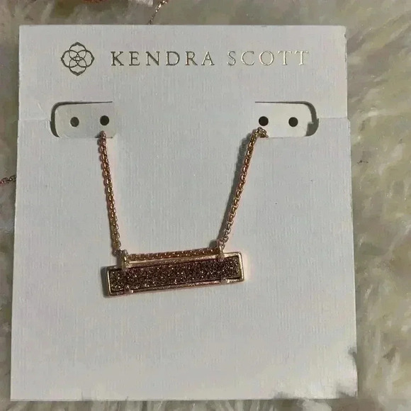 Kendra Scott Jewelry - Kendra Scott rose gold necklace